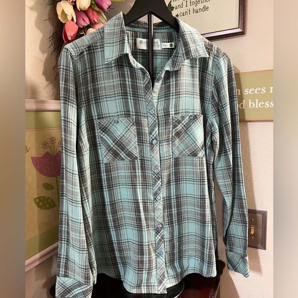 NWOT Aventura Women's Plaid Button Down Shirt - Medium #006